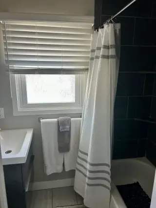 Cozy 2 Bedroom and 1 Bathroom
