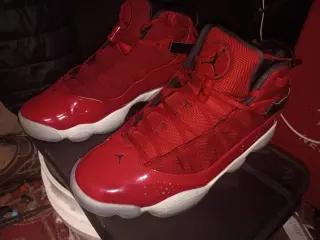 $130 ofertas aseptadas Zapatillas Air Jordan Rojas - Talla [Tu Talla Aquí]