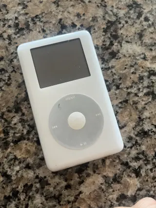 Apple iPod Classic 20GB + Dock/Alarm Clock