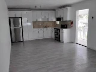 SUMMER SPECIAL ONLY $1,900 a month in Key Largo!