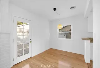 Tres dormitorios y un baño y medio,