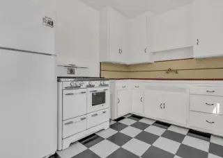 2 Bedroom Apt in Riverside