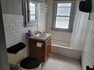 (ELECTRIC AND GAS BILL WILL BE PAYED LANDLORD