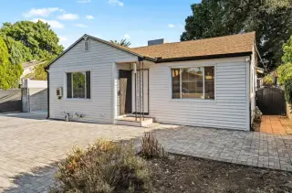 15944 Valerio St, Van Nuys, CA 91406