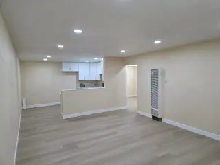 Apartment for Rent - 2BR Unit with Updated Kitchen & Private Patio
