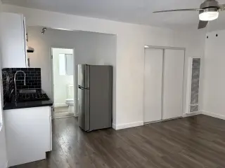 !! MOVE-IN-SPECIAL !!  Fully Renovated Studio in Prime Los Angeles Location