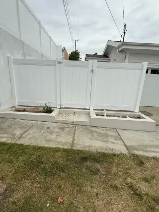 Vinyl Land Fencing Installer