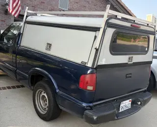 Chevrolet S-10 2003 camioneta con camper NUEVO motor de 2.2 litros 4 cilindros