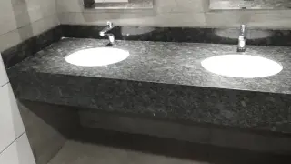GRANITO STEEL GREY: SOBRIEDAD, RESISTENCIA Y DISEÑO
