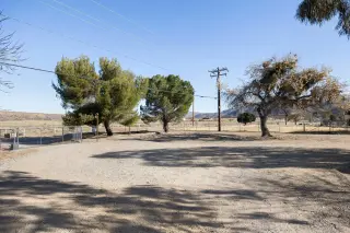 4 Recamaras 2 Banos en Hesperia Lote de Un Acre.