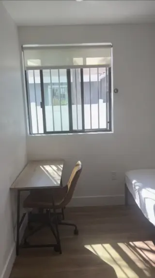 Amplio cuarto privado con baño propio en los Angeles a lado de USC campus