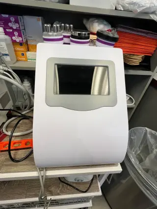 Máquina de Cavitación y RF (Quemar Grasa Corporal)
