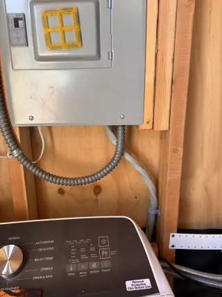 ELECTRICISTA RESIDENCIAL COMERCIAL