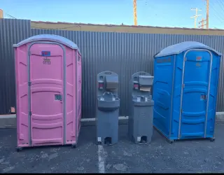 Baños para fiestas y construcción