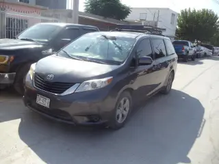 2013 TOYOTA SIENNA LE 3.5