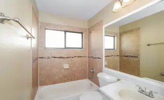Casa en alquiler de 3 dormitorios y 2 baño en Arlington