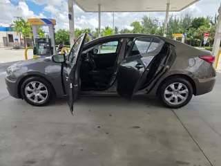 💥 IMPECABLE 🚗 2015 Mazda 3 / 💵 $4.000 CASH