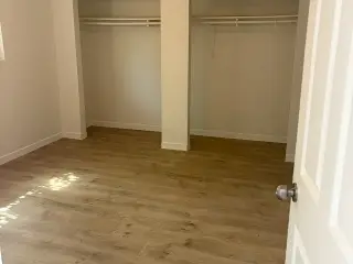Santa Ana CA 2 bedrooms, 1-1/2 bath in rear of duplex