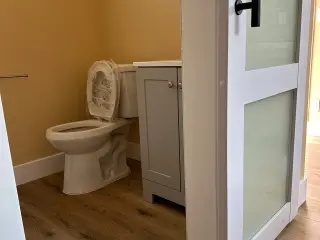 Estudio Nuevo $1,400 East LA | Cocina, A/C y Servicios