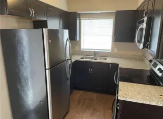 Dúplex de 2 dormitorios y 2 baños.
