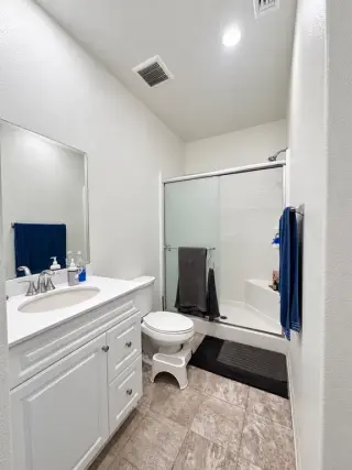 Habitación amueblada en alquiler – Riverside, CA