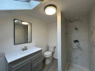 Newly Remodeled!! 2 Bedroom, 2 Bath