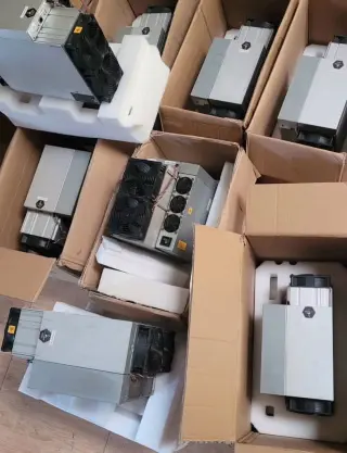 BITMAIN Antminer Z15 Pro 860k/sol 2780W Miner