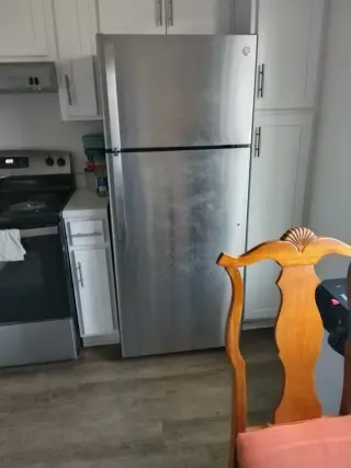 Rento recàmara en apartamento.