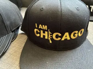 27 GORRAS SNAPBACK NUEVAS PERSONALIZADAS- LOTE COMPLETO
