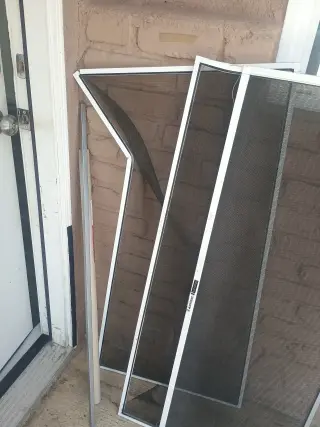 Garage door  y Windows repair.