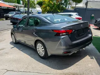 Nissan Versa S 2020 Gris - Santiz Autos