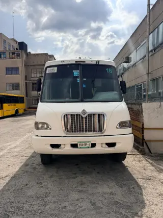 SE VENDE CAMIÓN INTERNATIONAL 4700 MODELO 2006