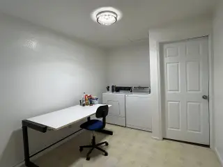 Newly Remodeled!! 2 Bedroom, 2 Bath