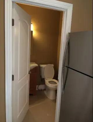 Distribución: 1 dormitorio, 1 baño (vivienda )