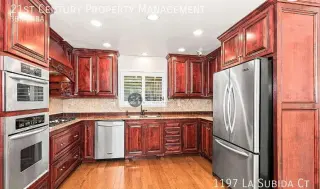 Casa en alquiler de 2 dormitorios y 1 baño en Riverside.