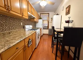 🏡 **¡APARTAMENTO EN RENTA – WOODHAVEN, NY!*