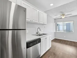 2 Bed Apt in Garden Grove