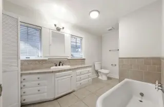 Stylish Apartment in Great Location