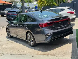 Kia Forte LXS 2020 Gris - Santiz Autos