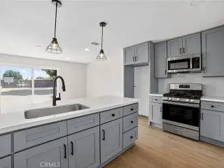 NEW SINGLE HOUSE FOR RENT !!