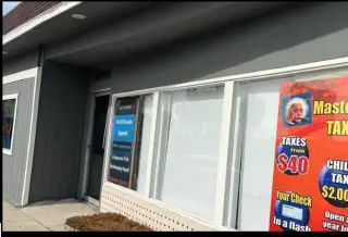 ¡SE RENTAN 2 OFICINAS EN LAWNDALE!