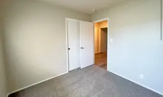 3 dormitorios, 2 baños, listo para habitar.