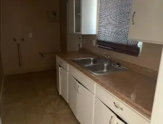 Baño completo Unidad de A/C en la sala y el dormitorio 1 recámara