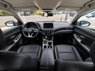 Nissan Sentra S 2023 Gris - Santiz Autos