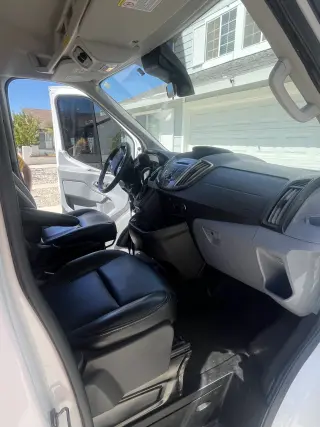 Ford Transit 2019 - Perfecta para Negocios o Viajes
