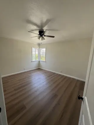 🏡 Se renta habitación con baño privado – $1,300 al mes