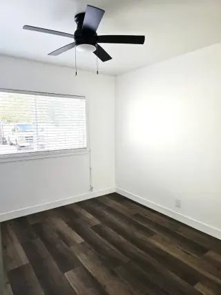 Hermoso Apartamento de 2 Rec / 1 Baño Totalmente Remodelado – Listo para Mudarse