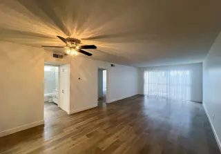 1 Bed 1 bath Apt in Riverside