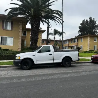 Camioneta Ford F-150 con Cama de Utilidad