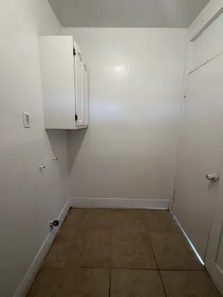 Large, 1 bedroom unit, balcony